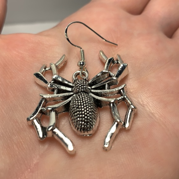 🖤🖤🖤Spider Halloween Earrings 🕷🕷🕷 - Picture 1 of 4